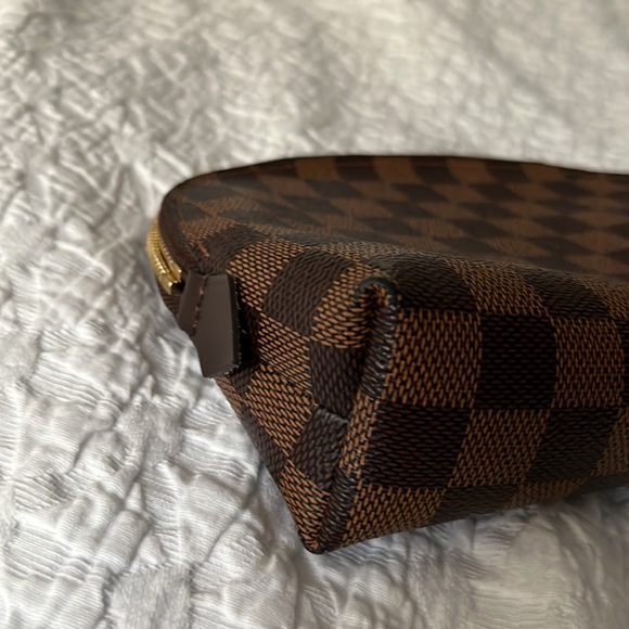 Louis Vuitton cosmetics pouch in Damier canvas - Picture 2 of 5